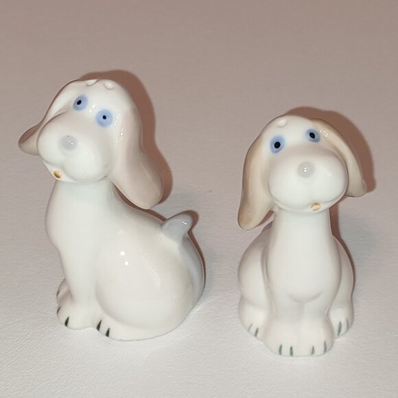 Dogs Puppies Salt Pepper Shakers S&P Shaker Set Porcelain Cottage Core Vintage - Picture 1 of 9